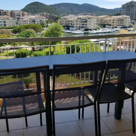 Luxury Flat With Swimming Pool