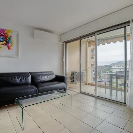 Apartment Luxury Flat With Swimming Pool *